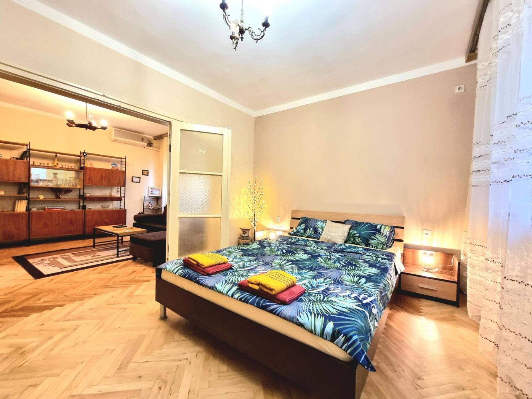 Super Center-Huge 2 Bedrooms Apartment Бургас Екстериор снимка